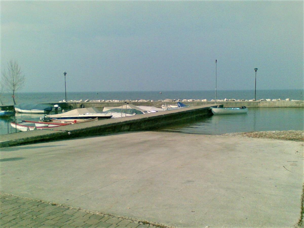 Casa Gisela Garda Fiordaliso 1 Apartment Desenzano del Garda Bagian luar foto